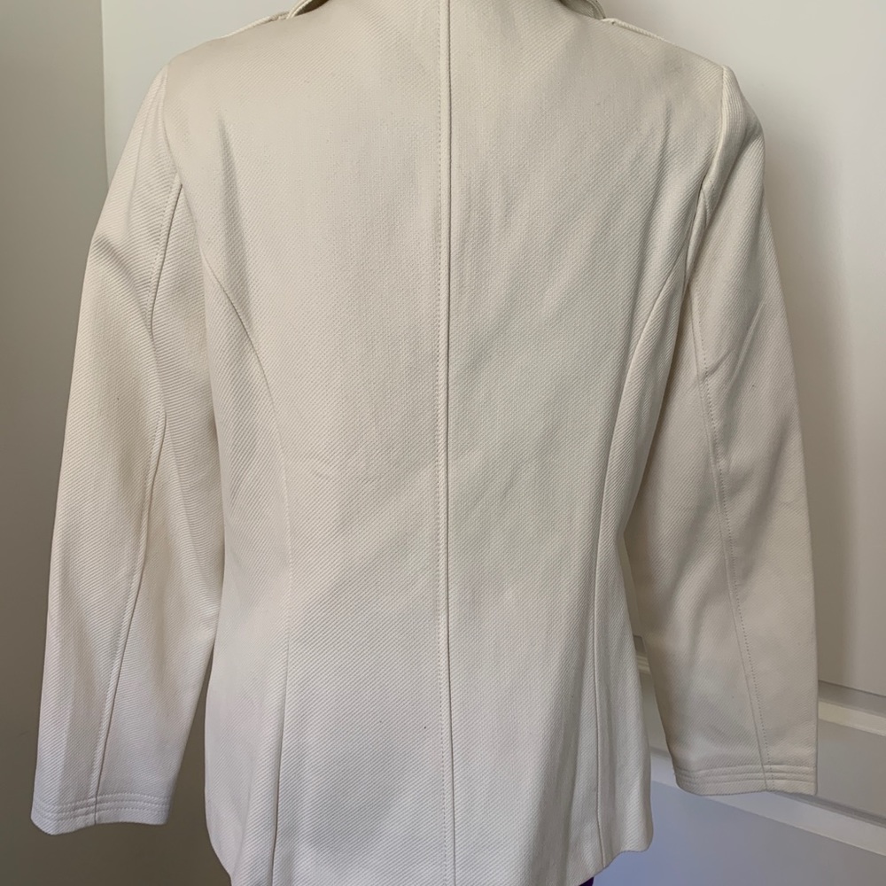 Beautiful White Jacket - Picture 7 of 10